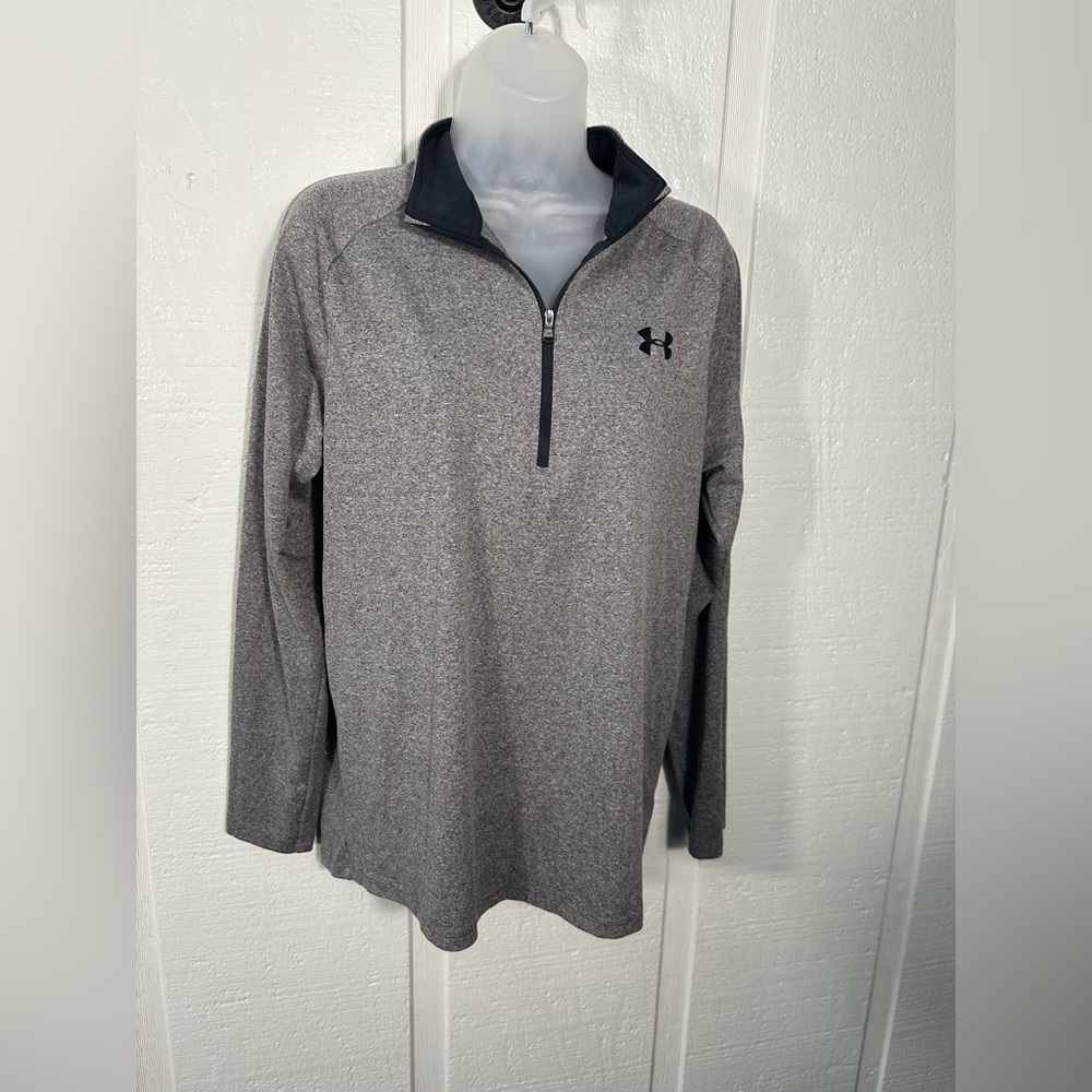 Under Armor Gray Men's ¼ Zip Long Sleeve Size Medium EUC